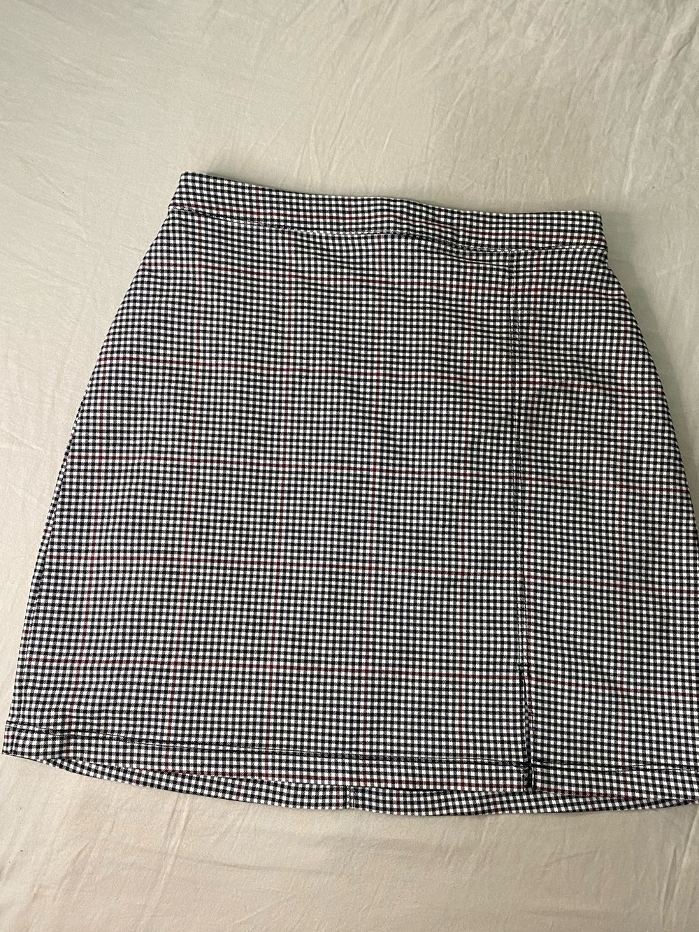 Hollister Ultra High-Rise Gingham Plaid Mini Skirt with Slit 🖤